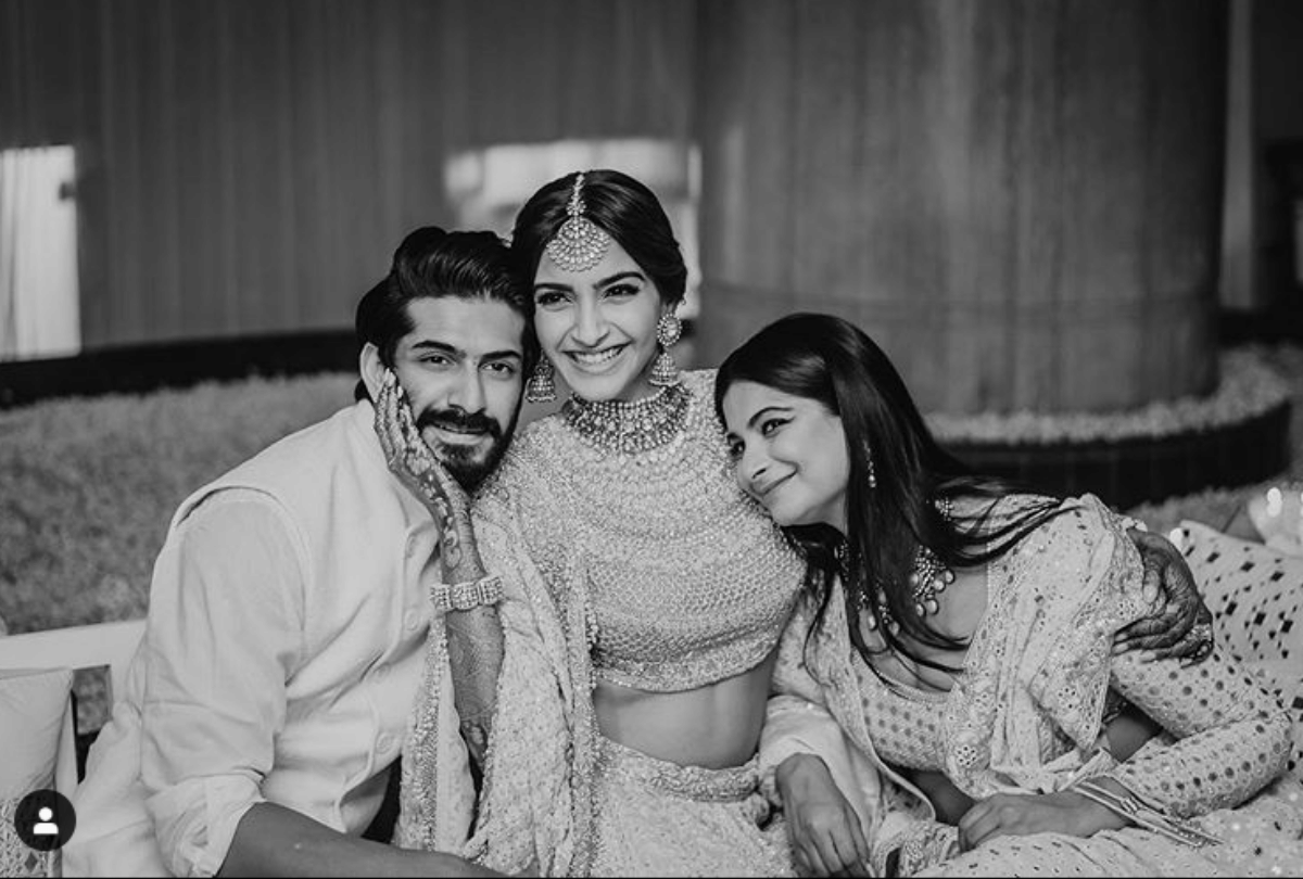 sonam kapoor got emotional missing brother harshvardhan and sister rhea kapoor in lockdown