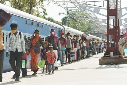 More than 3.4 lakh migrant laborers returned home, 302 laborers special trains run till date: Railway