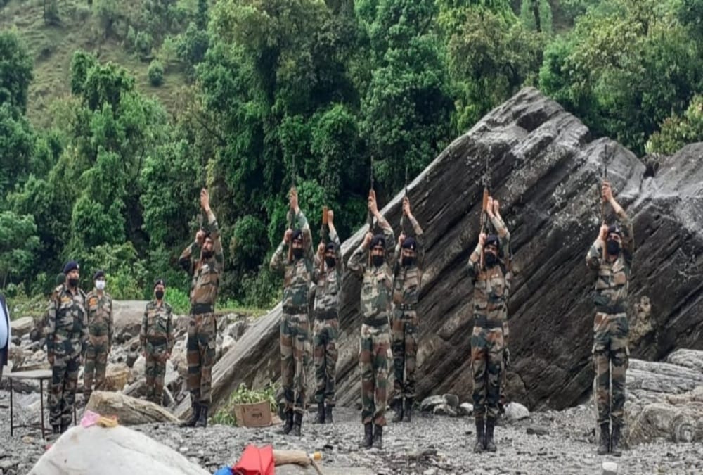 jammu kashmir Encounter: Uttarakhand martyrs gokarn singh Wife Feel proud on husband Funeral