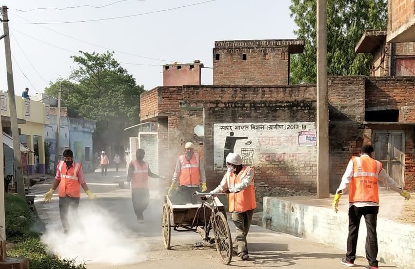 Cleanliness done in the village after getting Corona positive