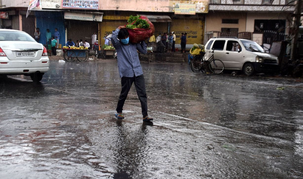 43.1 mm rain record in rohtak and 55.6 Km per hour wind