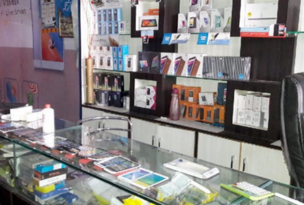 stationery businessmen upset during lockdown In lucknow