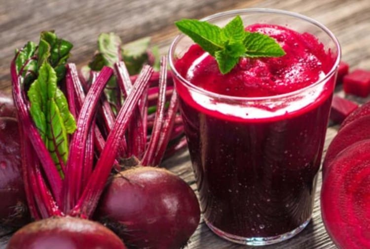 Make these smoothies at home to enhance the color and glow of your face