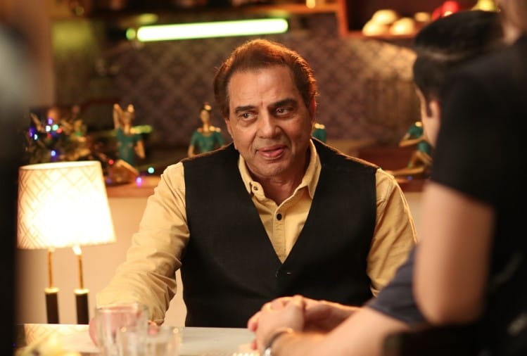 dharmendra will soon be seen on screen this film currently he in his farm house
