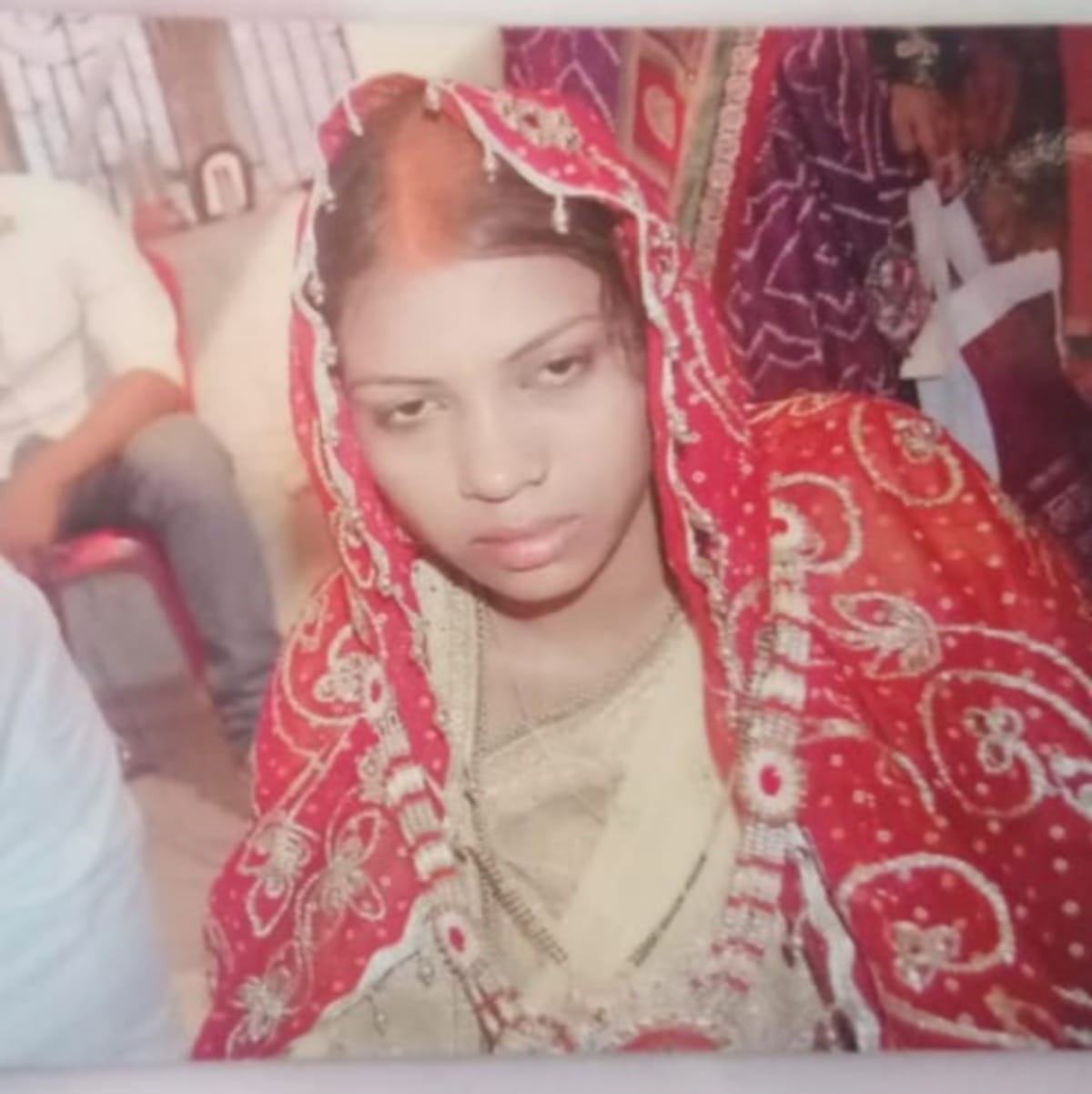 Husband killed his wife by guns shot in front of his son in jaunpur