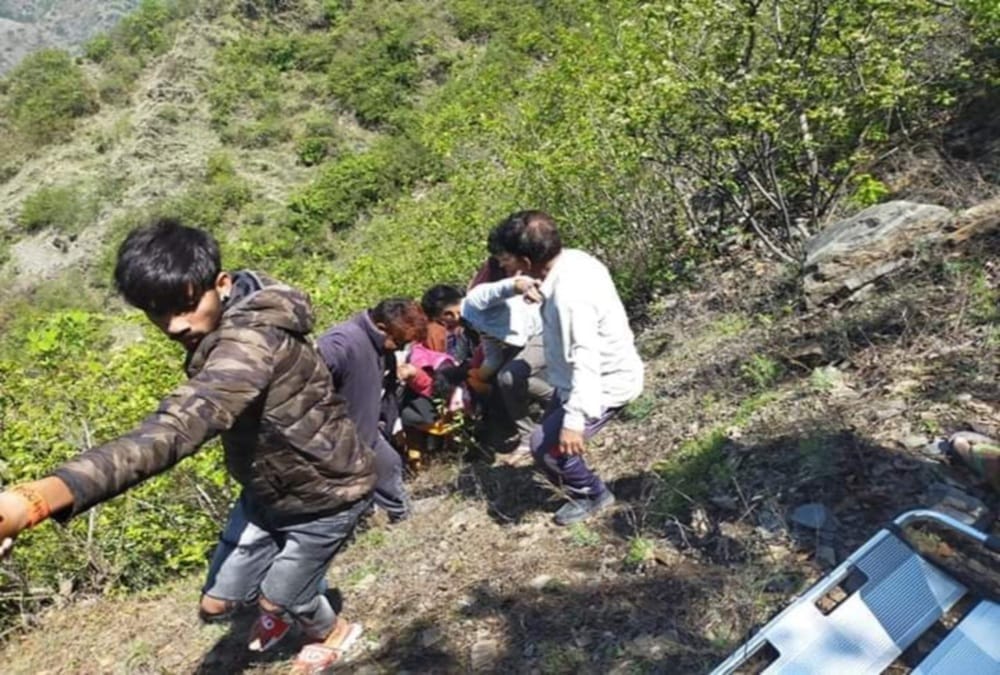 Terrific Car Accident after fall into ditch in Vikasnagar, father died and daughter family badly injured, Photos