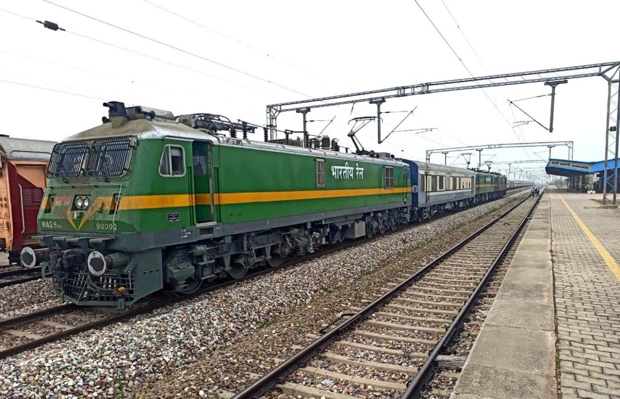 Operation of major trains including Vaishali Sampark Kranti Bagh started