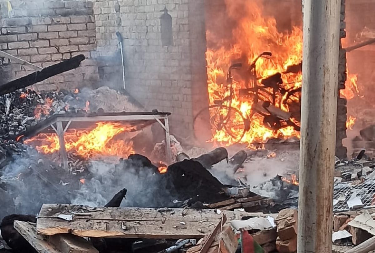 Kaushami UP (Uttar Pradesh) Fire Latest News in Hindi: Many died in Cylinder blast in Kaushambi