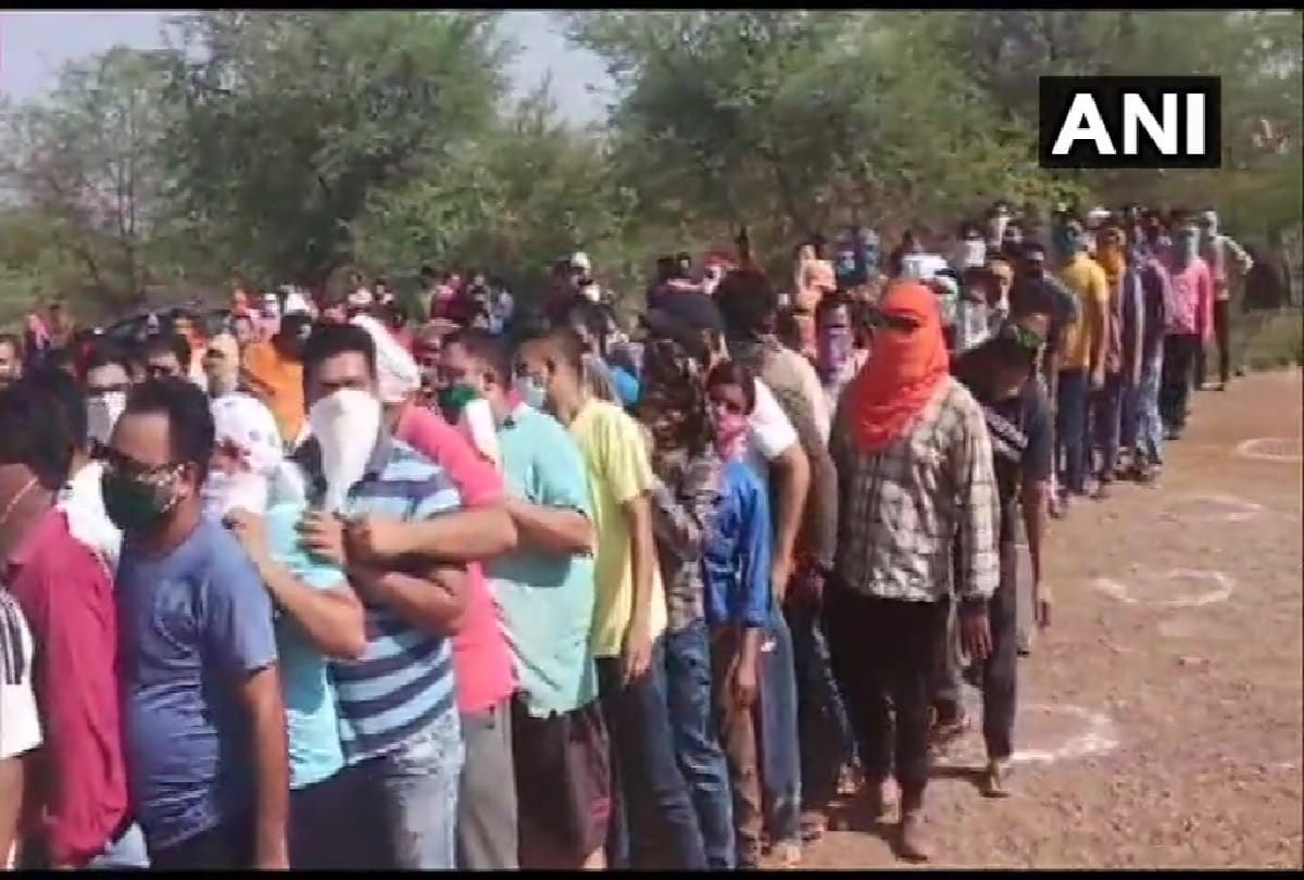 Lockdown 3.0: Liquor sales starts today on Home Ministry guidelines, people standing queue outside liquor shops since morning