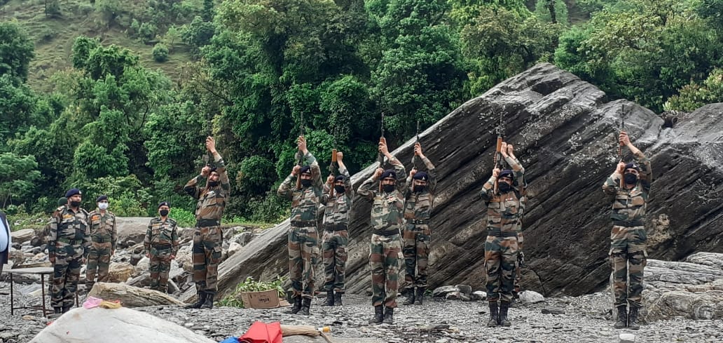 Encounter in jammu kashmir: Uttarakhand martyrs gokarn singh cremation