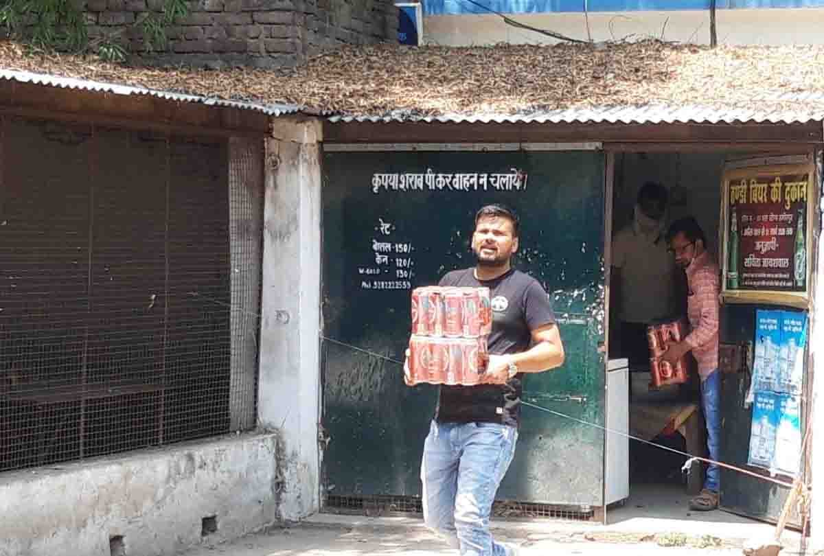 lockdown in jalaun : Crowds of people gathered in liquor shops, administration swollen