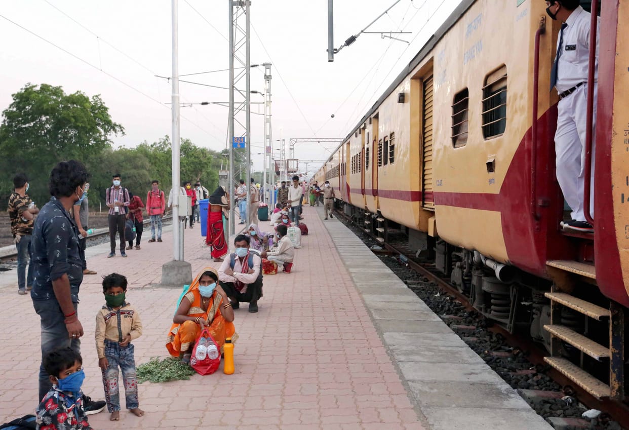 Karnataka, Maharashtra, Kerala did not pay 15% fare for migrant laborers tickets