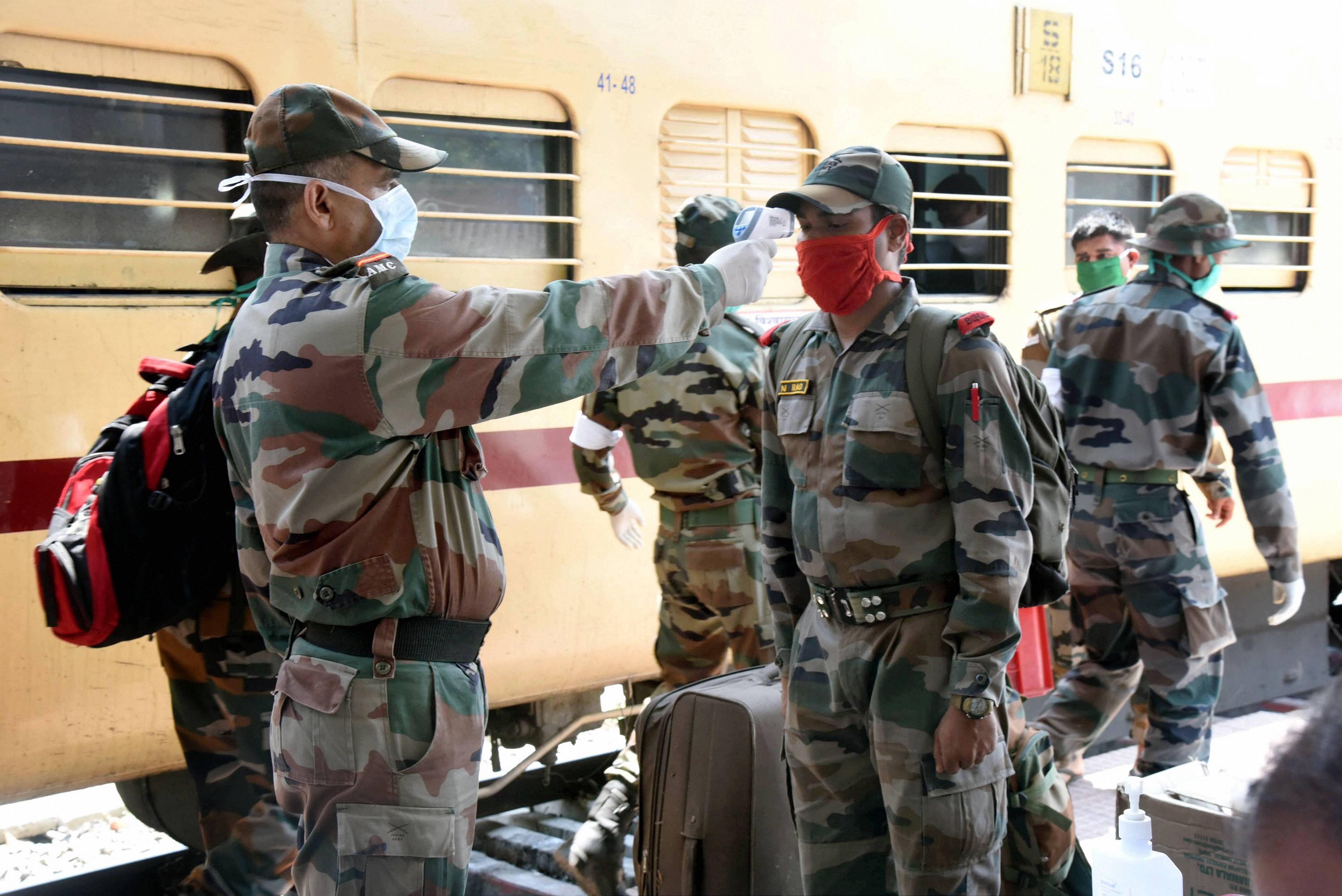 Rail freight dispute: All the state governments except Maharashtra will charge 15% of the fare of the migrant laborers.