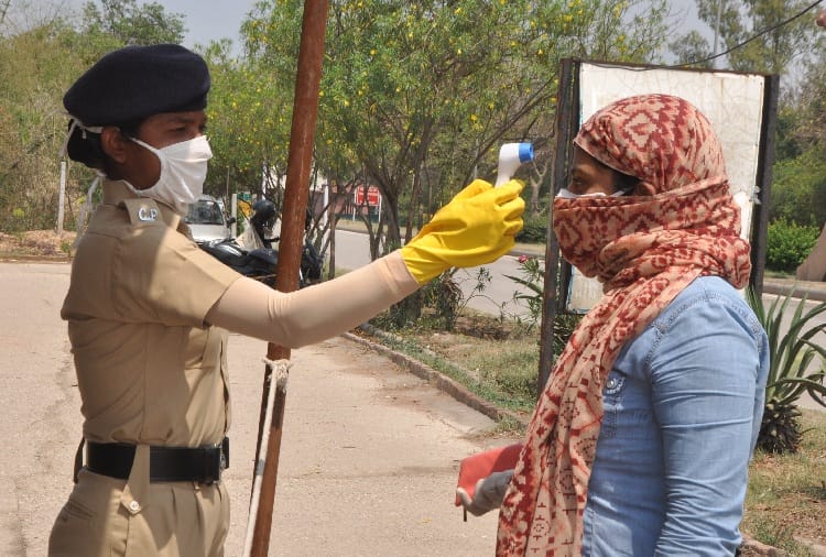 Coronavirus, Lockdown, Delhi Hospital Staff Nurse Reached at Chandigarh on Scooty