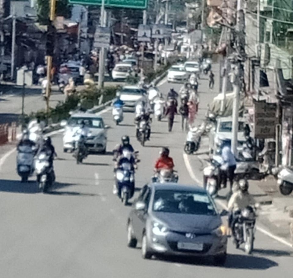 Coronavirus lockdown 3.0 in uttarakhand : after lockdown 3 relief public seen on road and market