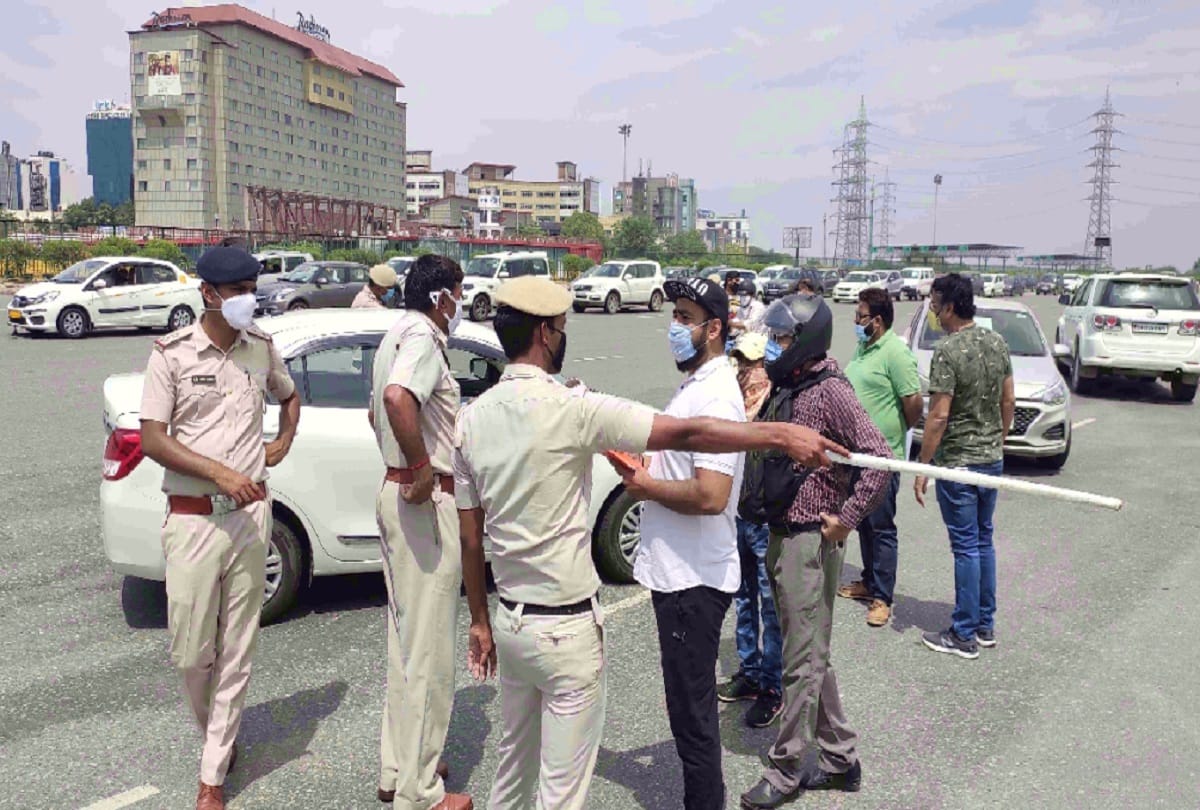 Delivery start of essential goods on Delhi-Gurugram border