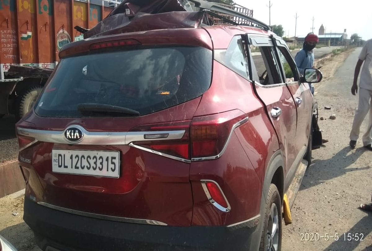 Car Crashed Into Roadways Bus On Innerring Road Two Youths Died
