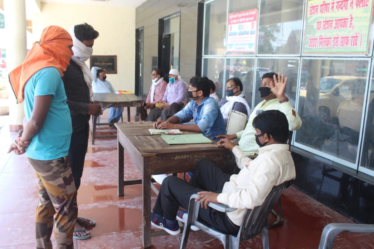 82 students and workers from eight buses arrived on Tuesday