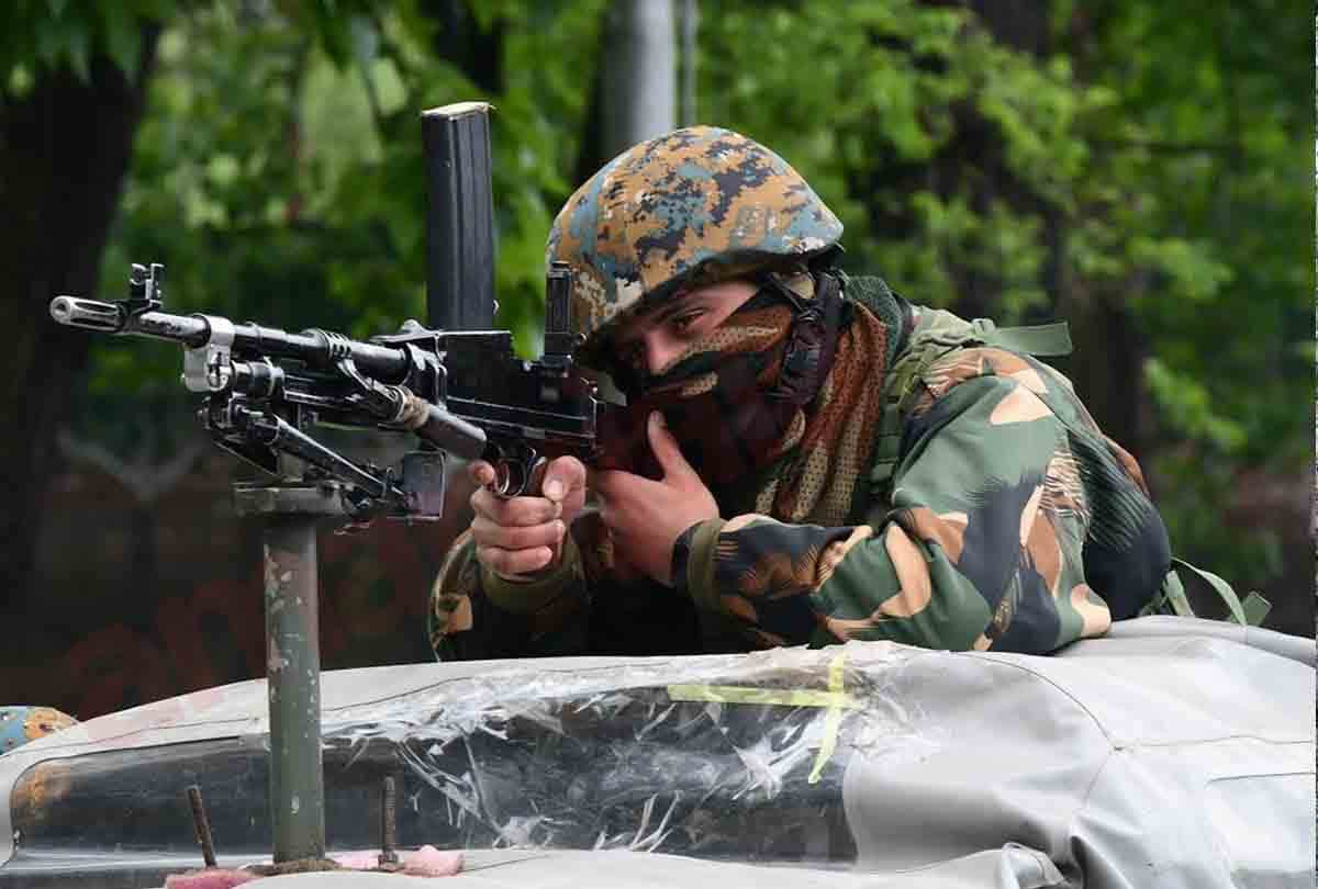 Handwara terrorist attack news in hindi, Three CRPF jawans martyred in terrorist attack
