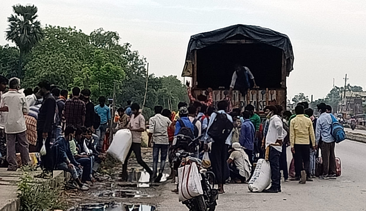 Bihar workers descended from truck at headquarters