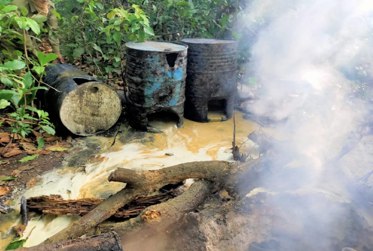 11 furnace of raw liquor destroyed in Paonta himachal