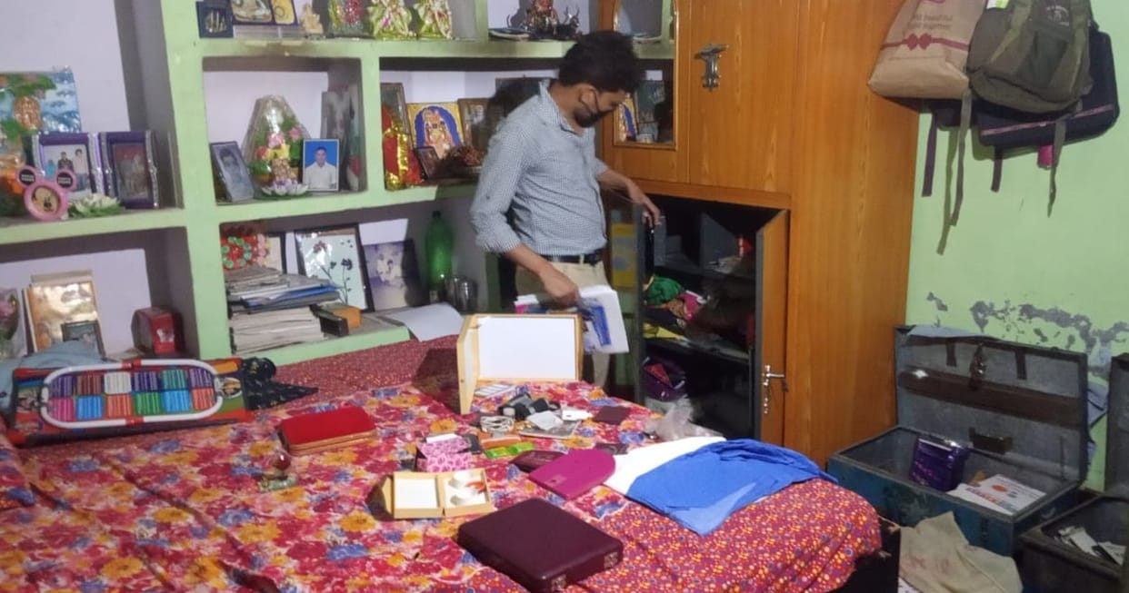 Three lakh jewels, cash stolen from retired Diwan's house