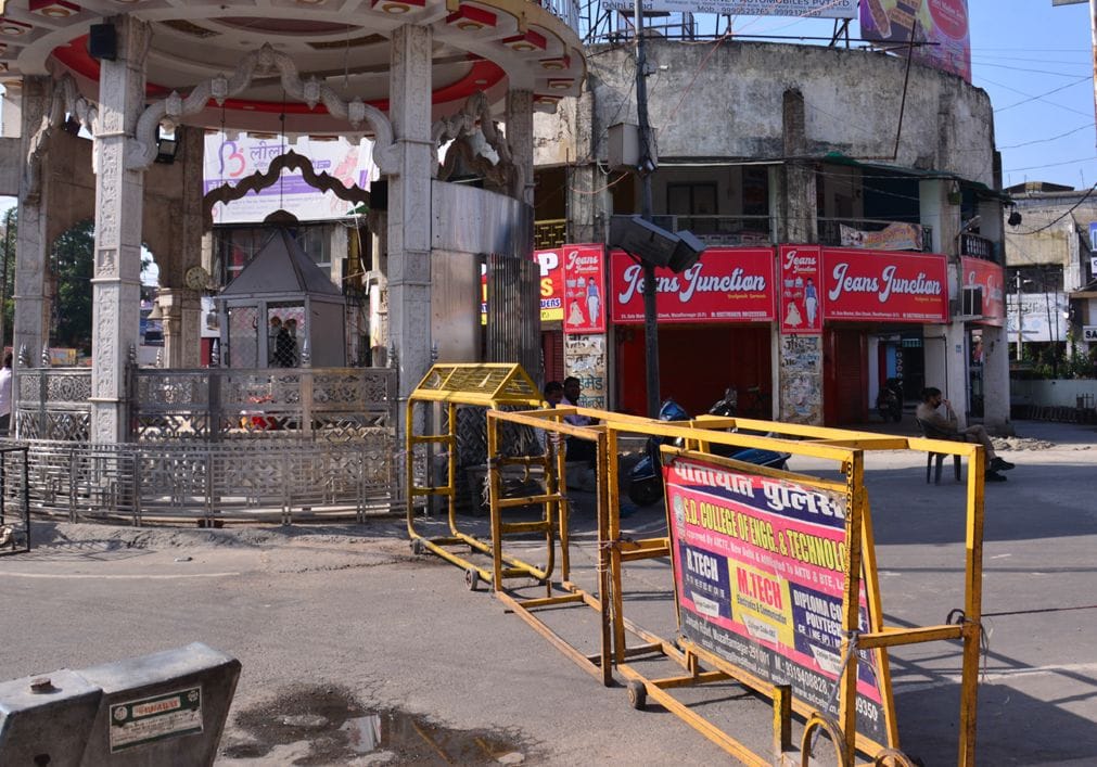 Bhagat Singh Road sealed due to increasing crowd