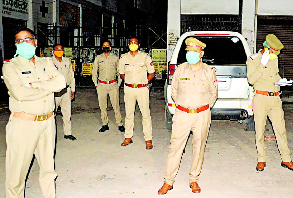 54 doctors quarantine in Raebareli after three found corona positive.