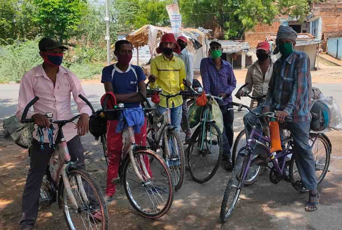 Maharashtra to Mahoba 1,100 km covered with Cycle in 4 days