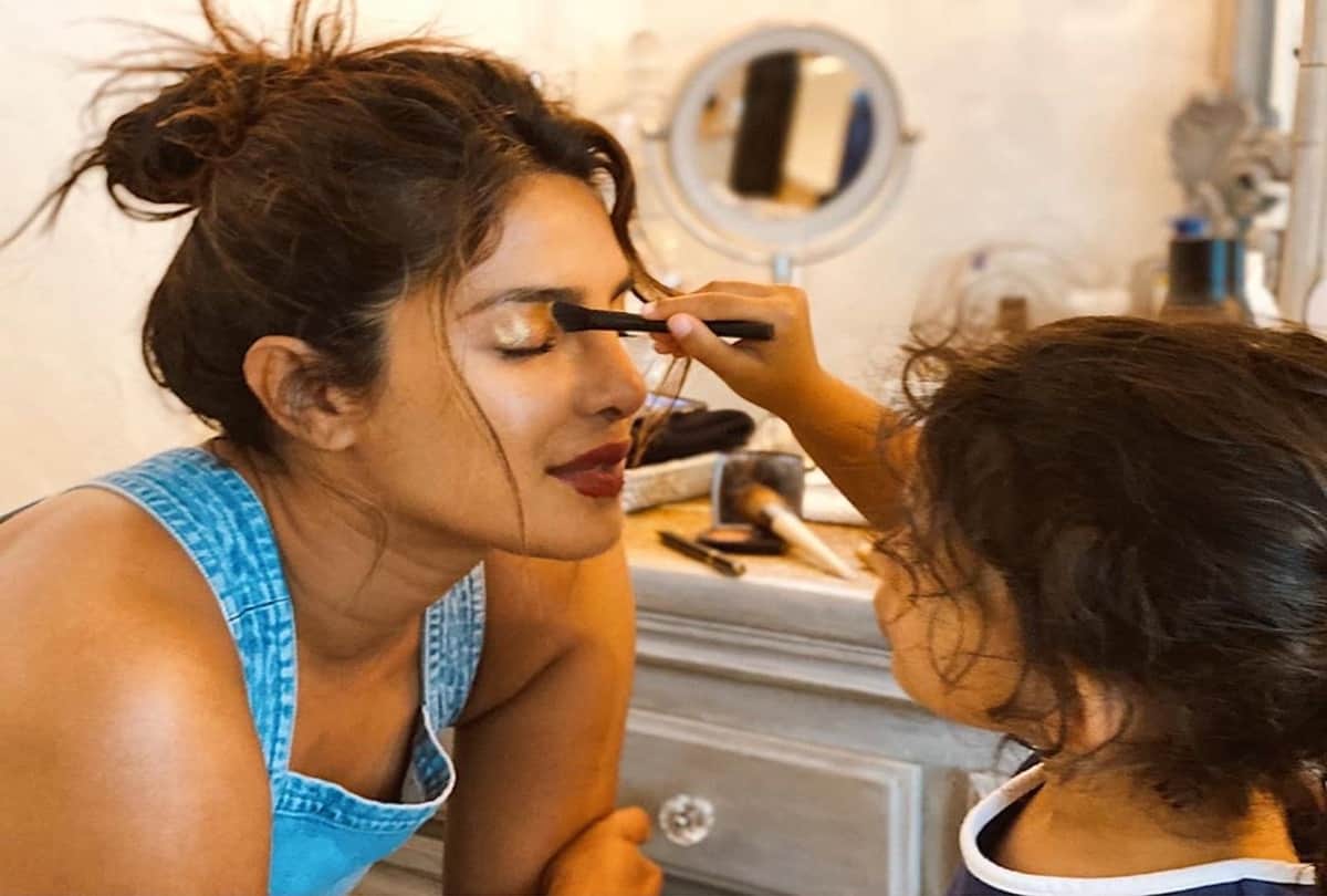 Priyanka Chopra Get Princess Makeover From Her Niece Photos Goes Viral