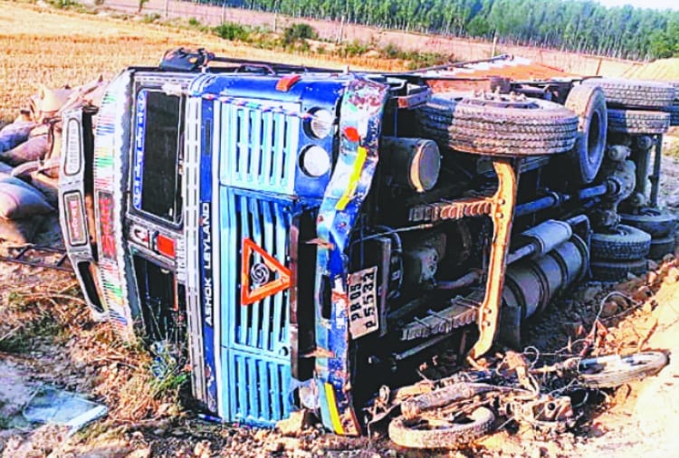 Husband and Wife died in road accident in Punjab's Abohar