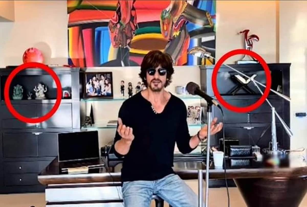 Shah rukh Khan House Mannat Fans Notice Quran And Ganpati Placed Together