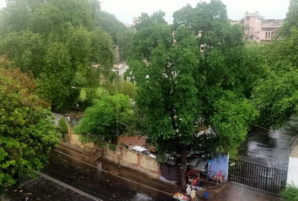 Rain and storm in Lucknow and nearby areas.