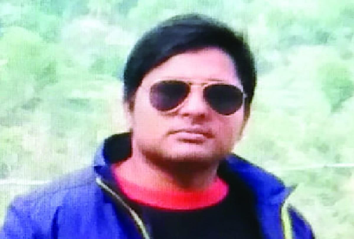 young man dies of soldier's bullet in East Delhi mother and daughter serious