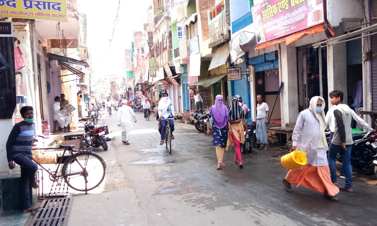 Markets open, social distance has not been followed