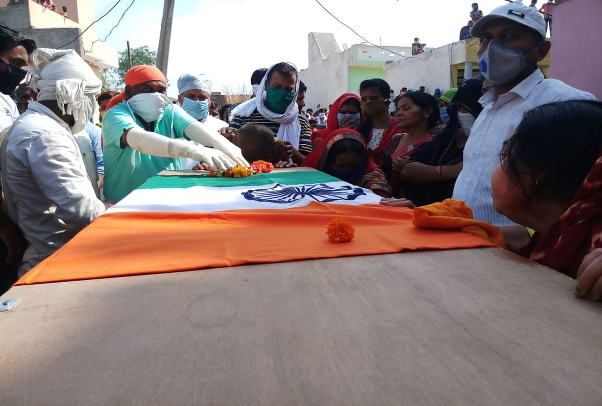 Bsf Sub Insprctor Dead body Reach Home Jasrana