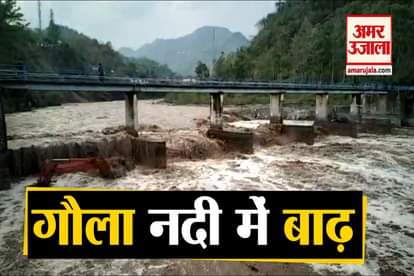 sdrf rescues laborers trapped in gaula river, flood in haldwani gaula river