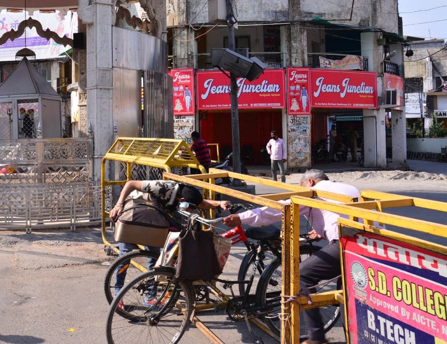 Bhagat Singh Road sealed for the second day, police was ready