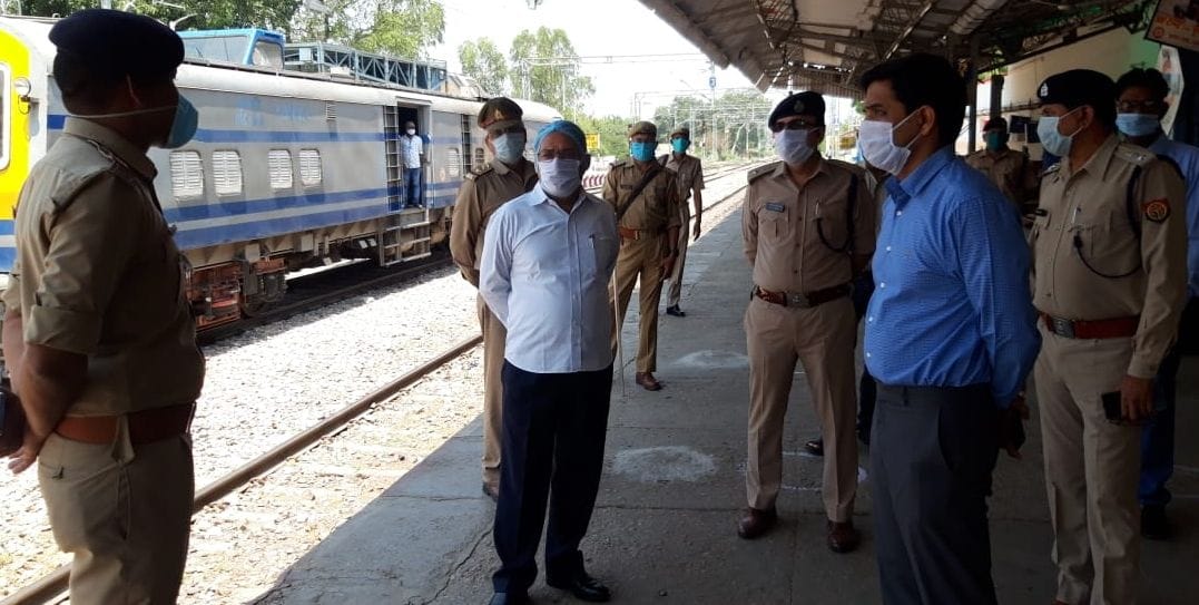 1200 shramikon ko lekar aaj pahunchegee speshal tren