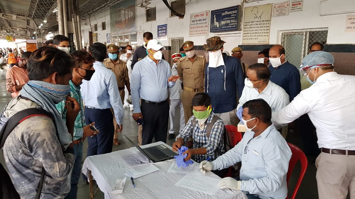 1200 migrants reach Ghazipur by special train of twenty four coaches