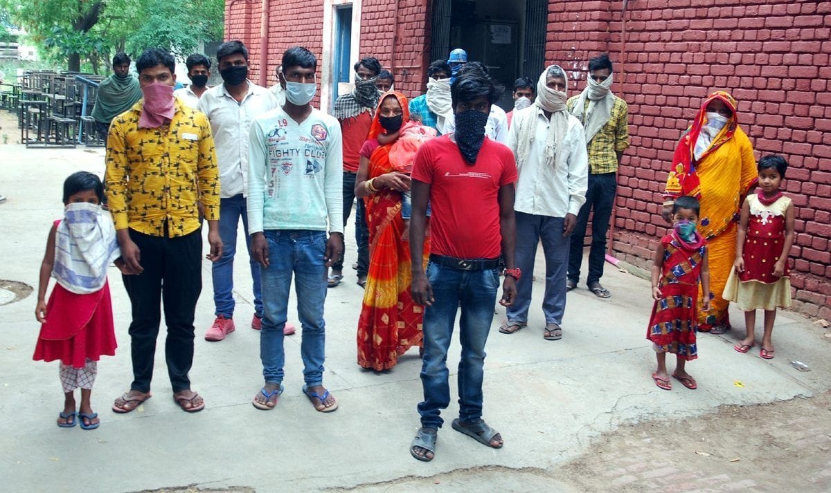 Migrants have been stopped in college for two days, food and water were not available throughout the day