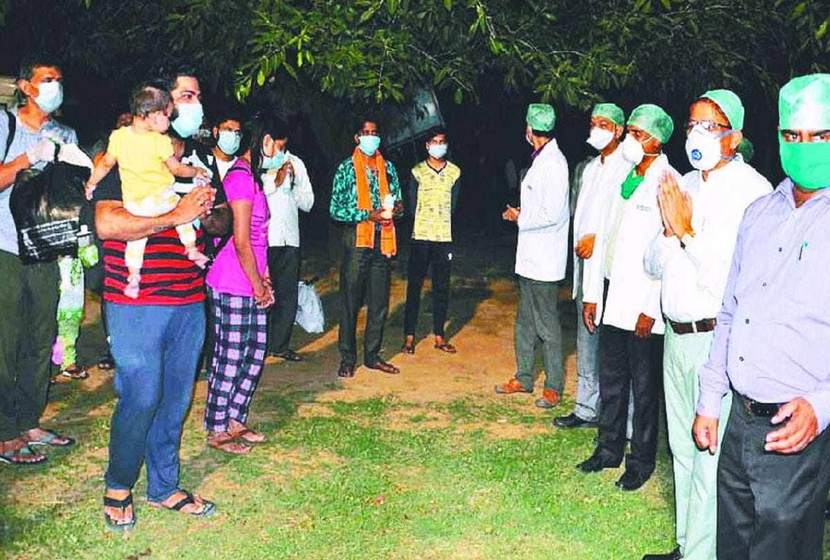 11 Month Old Girl Defeat Coronavirus Discharge From pgi Saifai