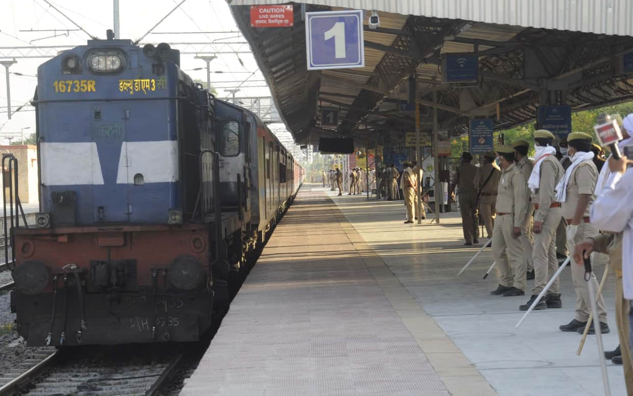 Pratapgarh: Special train carrying 1172 workers from Gujarat