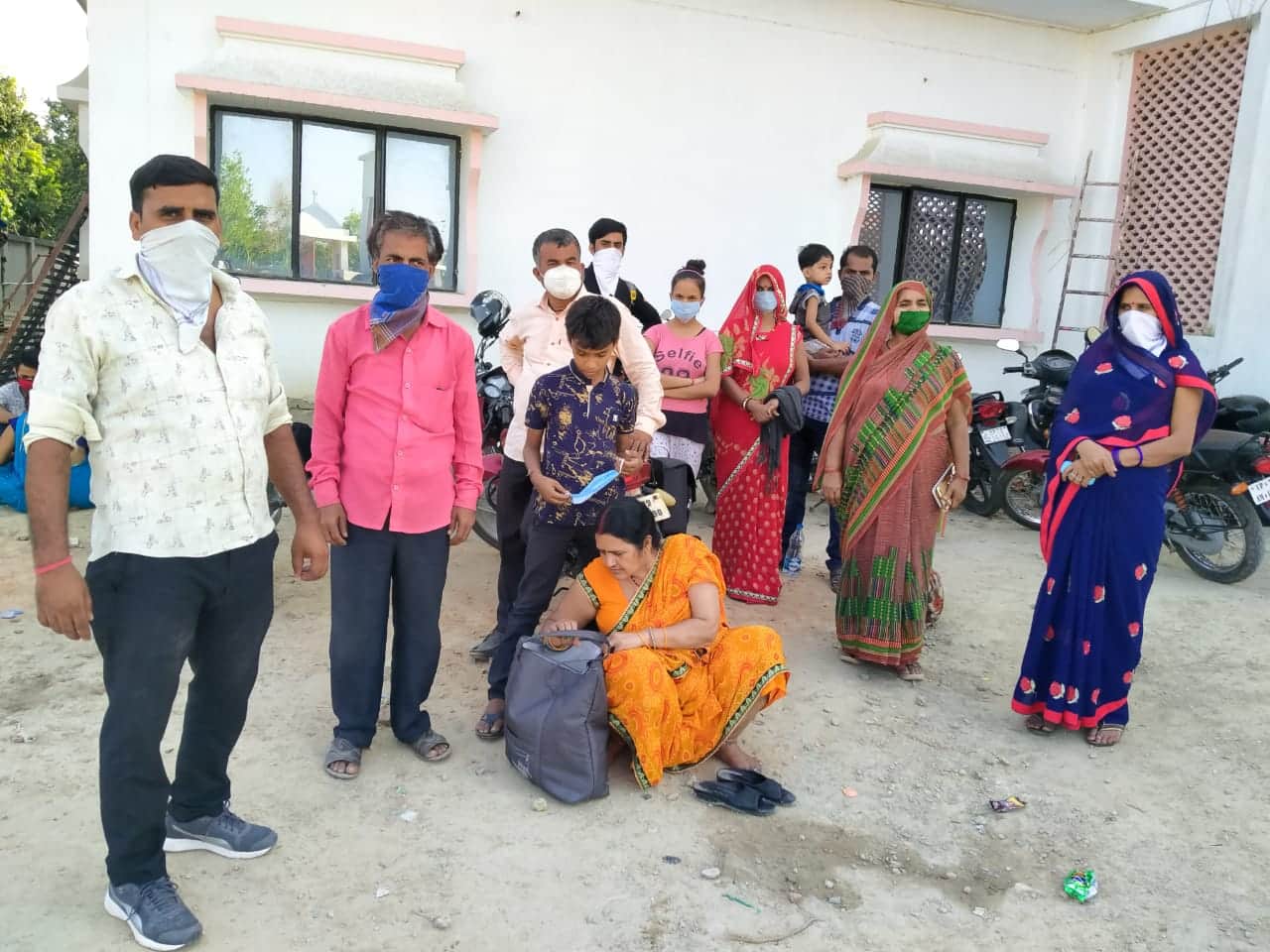 Pratapgarh: Special train carrying 1172 workers from Gujarat