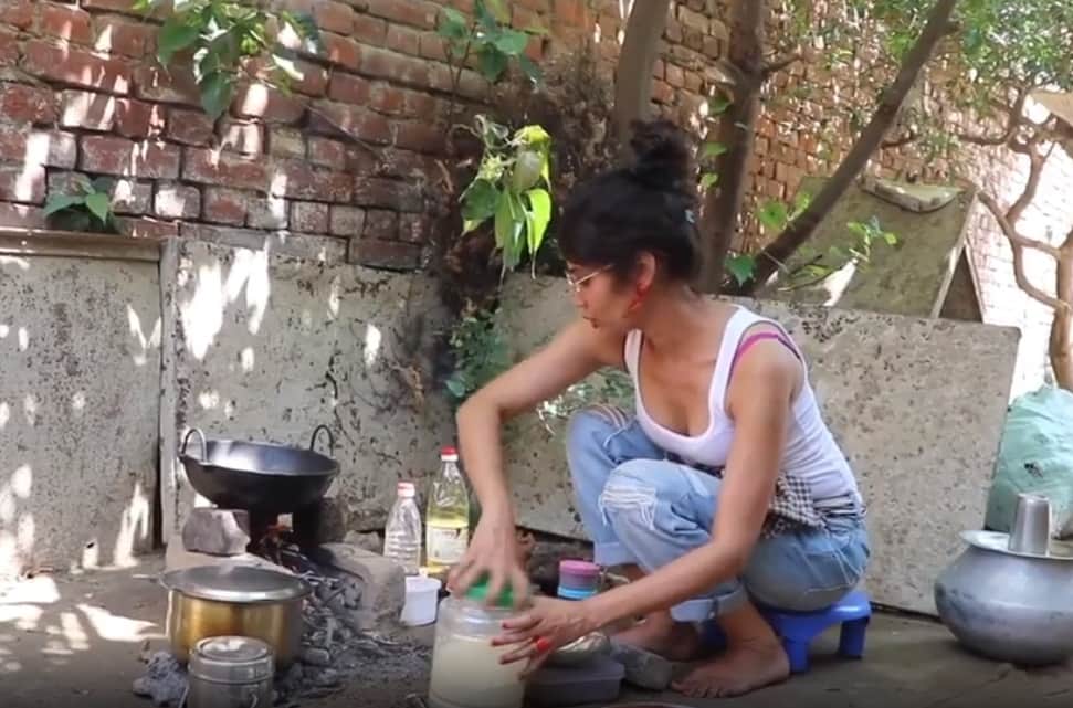 Ratan Rajput Used Chulha For Making Kadi Chawal LockDown   Bihar Story Video