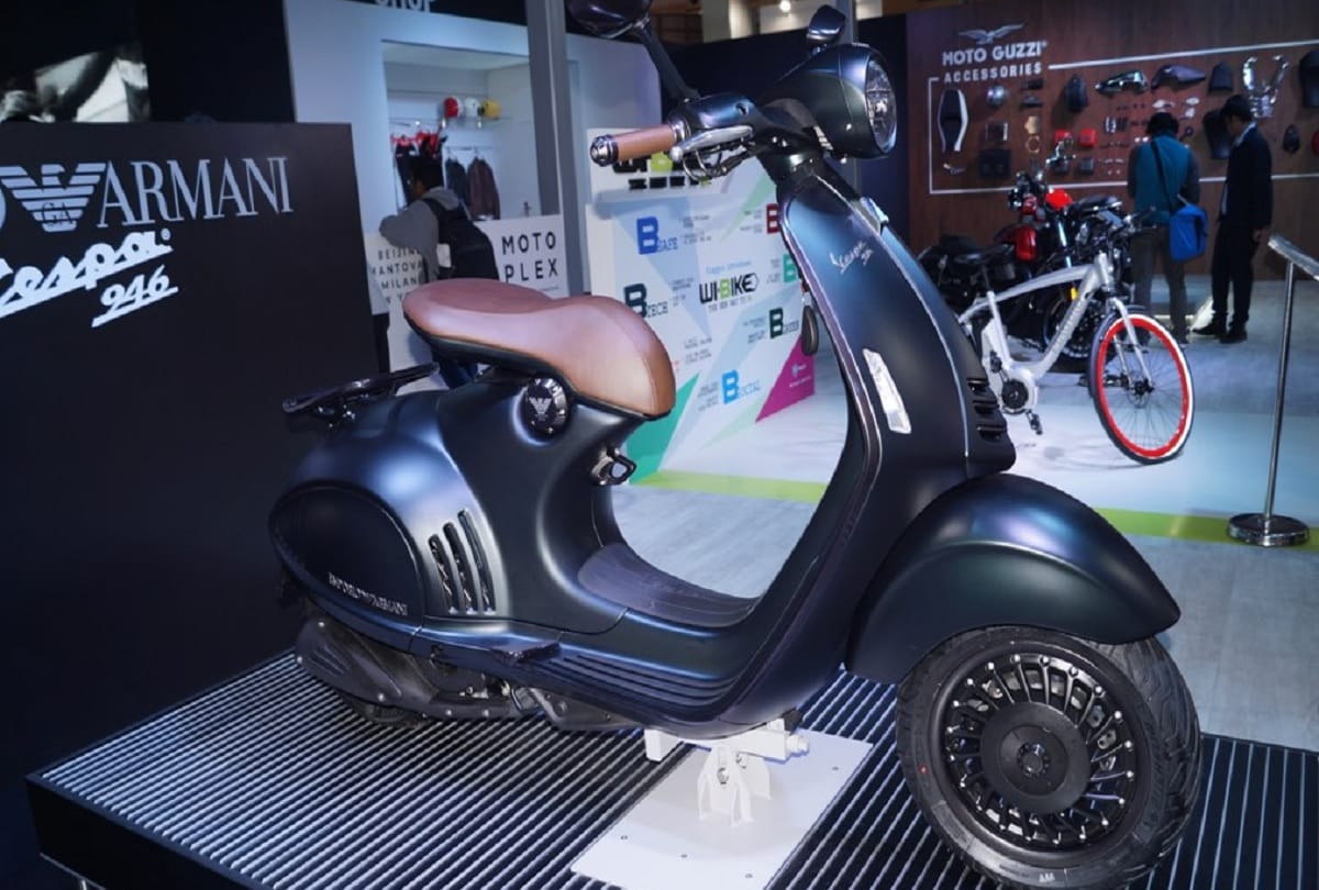 Vespa 946 Emporio Armani scooter becomes cheaper 2 lakh rupees know price and features