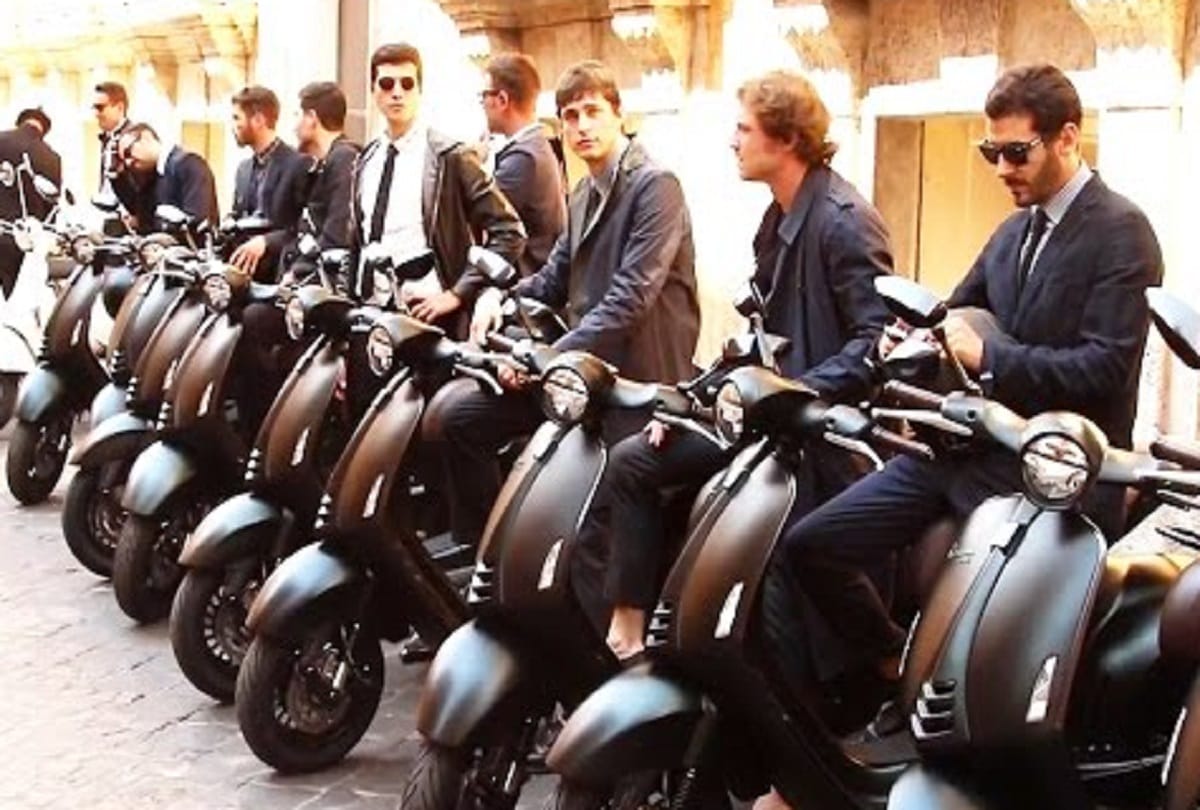 Vespa 946 Emporio Armani scooter becomes cheaper 2 lakh rupees know price and features