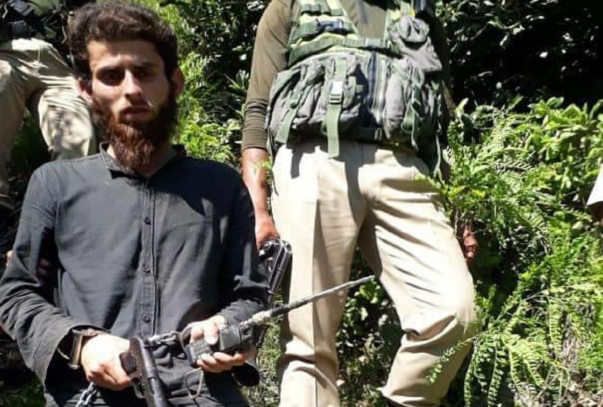 one Hizbul Mujahideen ground worker arrested in Doda district of Jammu