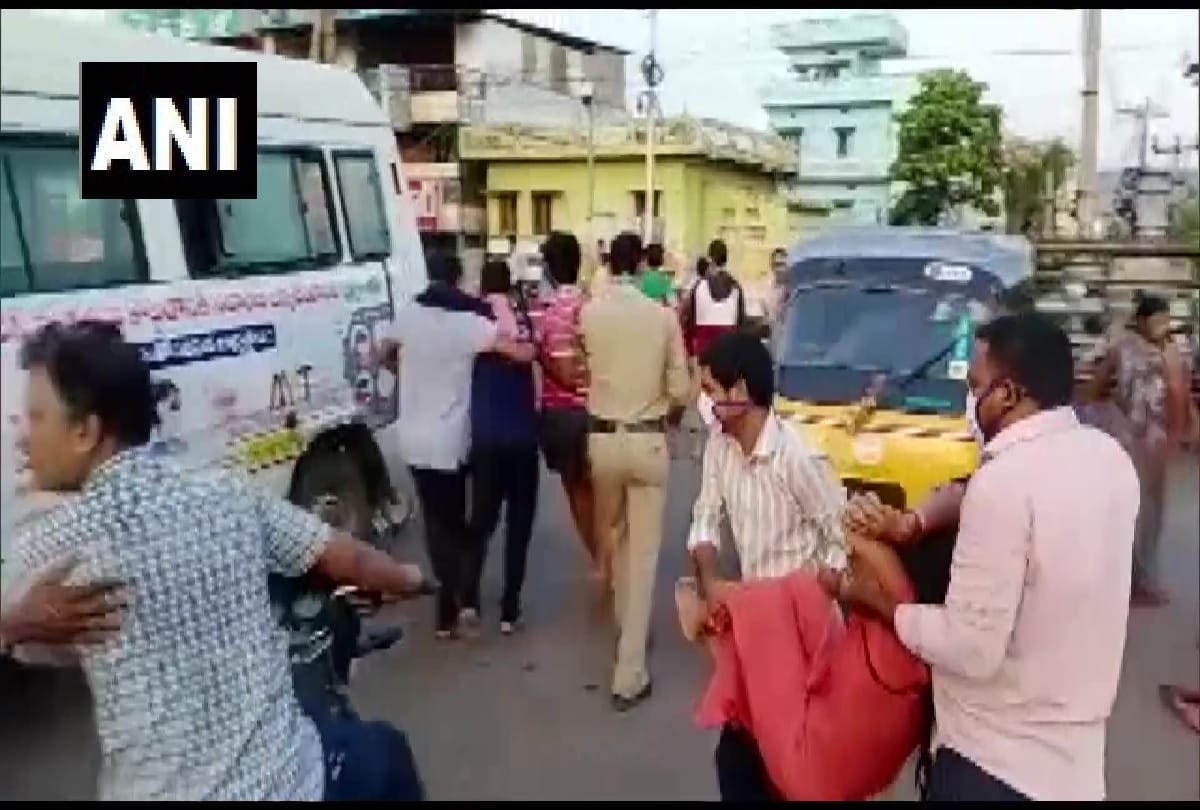 Vizag LG Polymers Gas Leak News in Hindi: Chemical gas leakage reported at LG Polymers industry in RR Venkatapuram village Visakhapatnam Andhra Pradesh