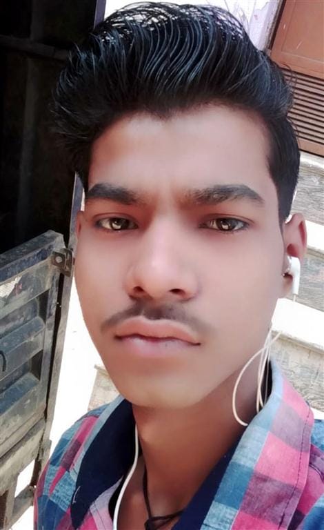 Young man swinging in a trap in suspicious circumstances, dies